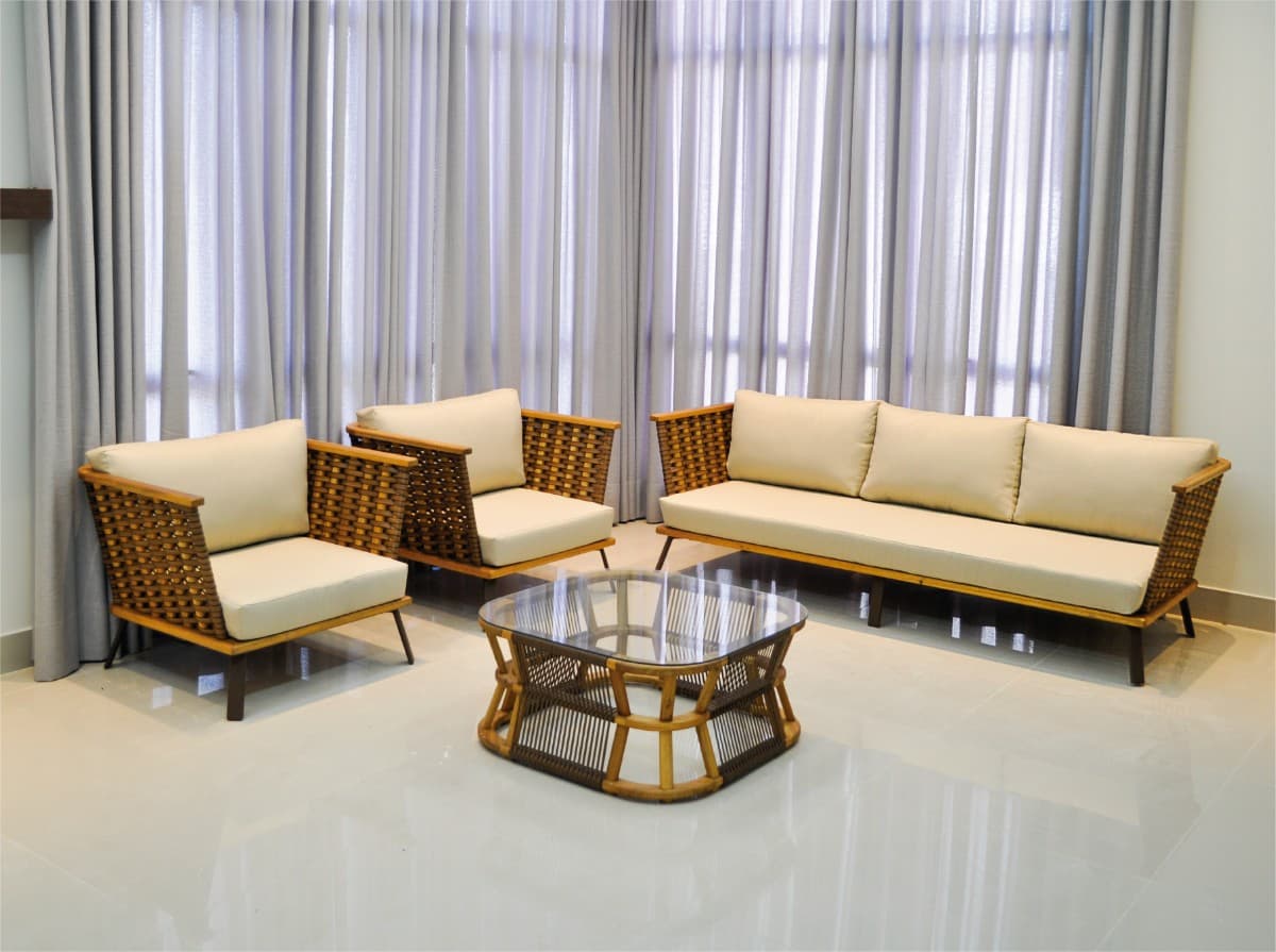 Lounge de Piscina com Espreguiçadeiras